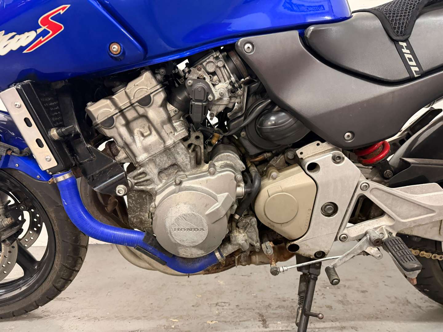 <p>2002 HONDA CB600</p>