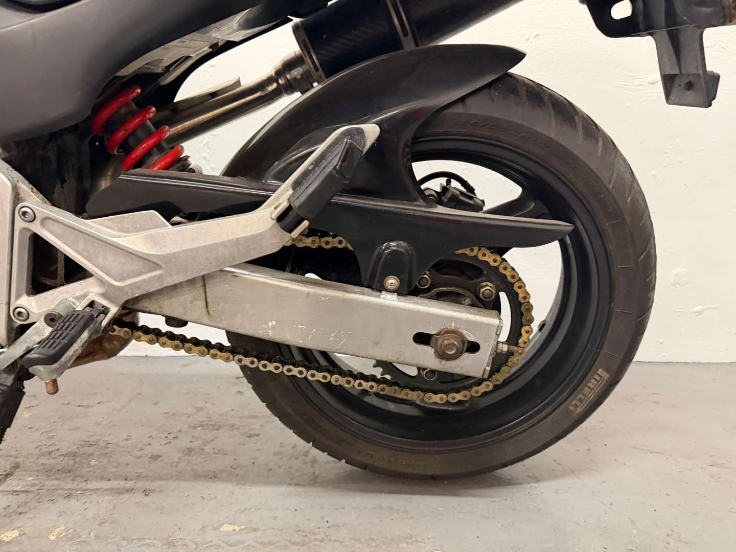 <p>2002 HONDA CB600</p>