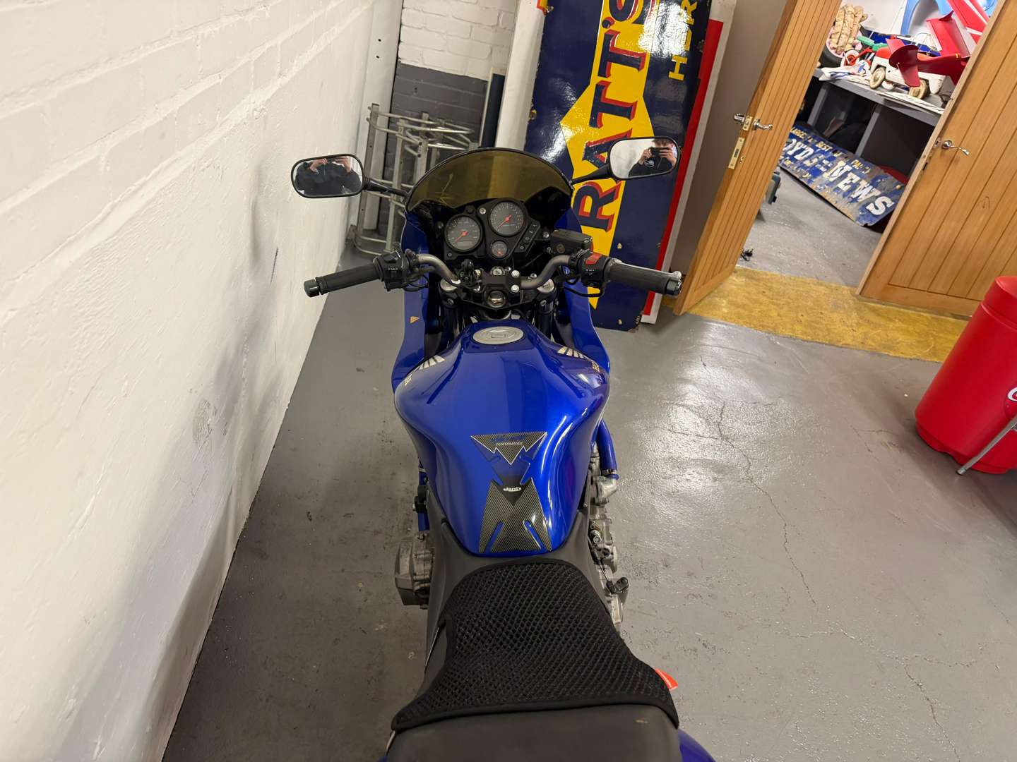 <p>2002 HONDA CB600</p>