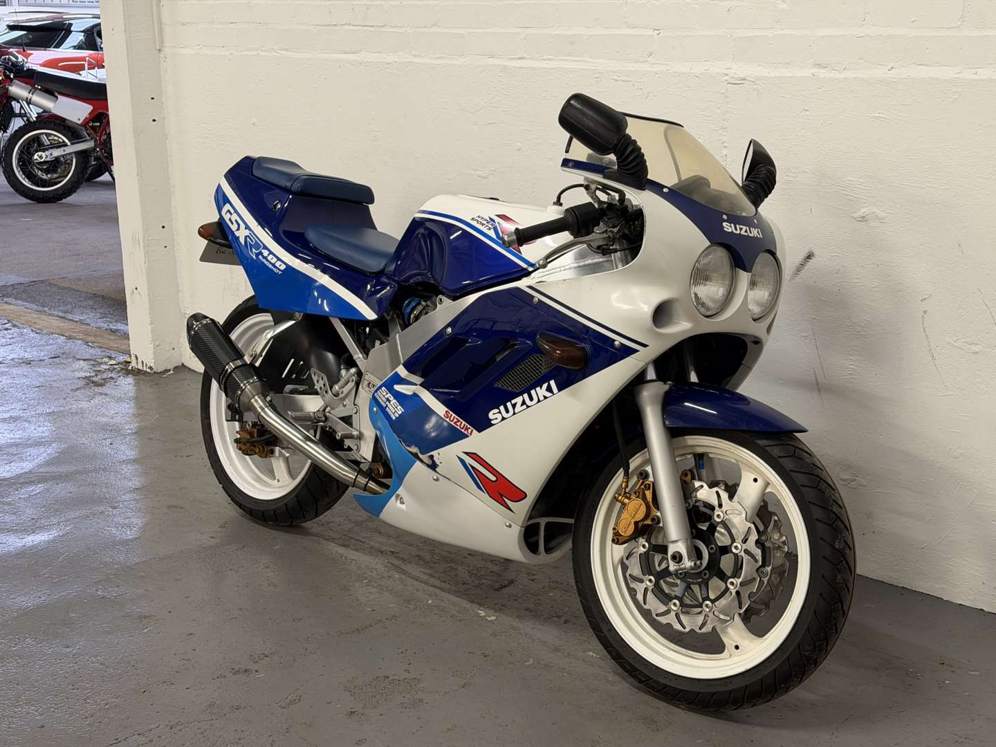 <p>1990 SUZUKI GSXR 400</p>
