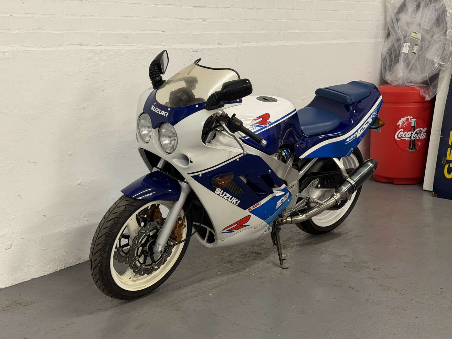<p>1990 SUZUKI GSXR 400</p>