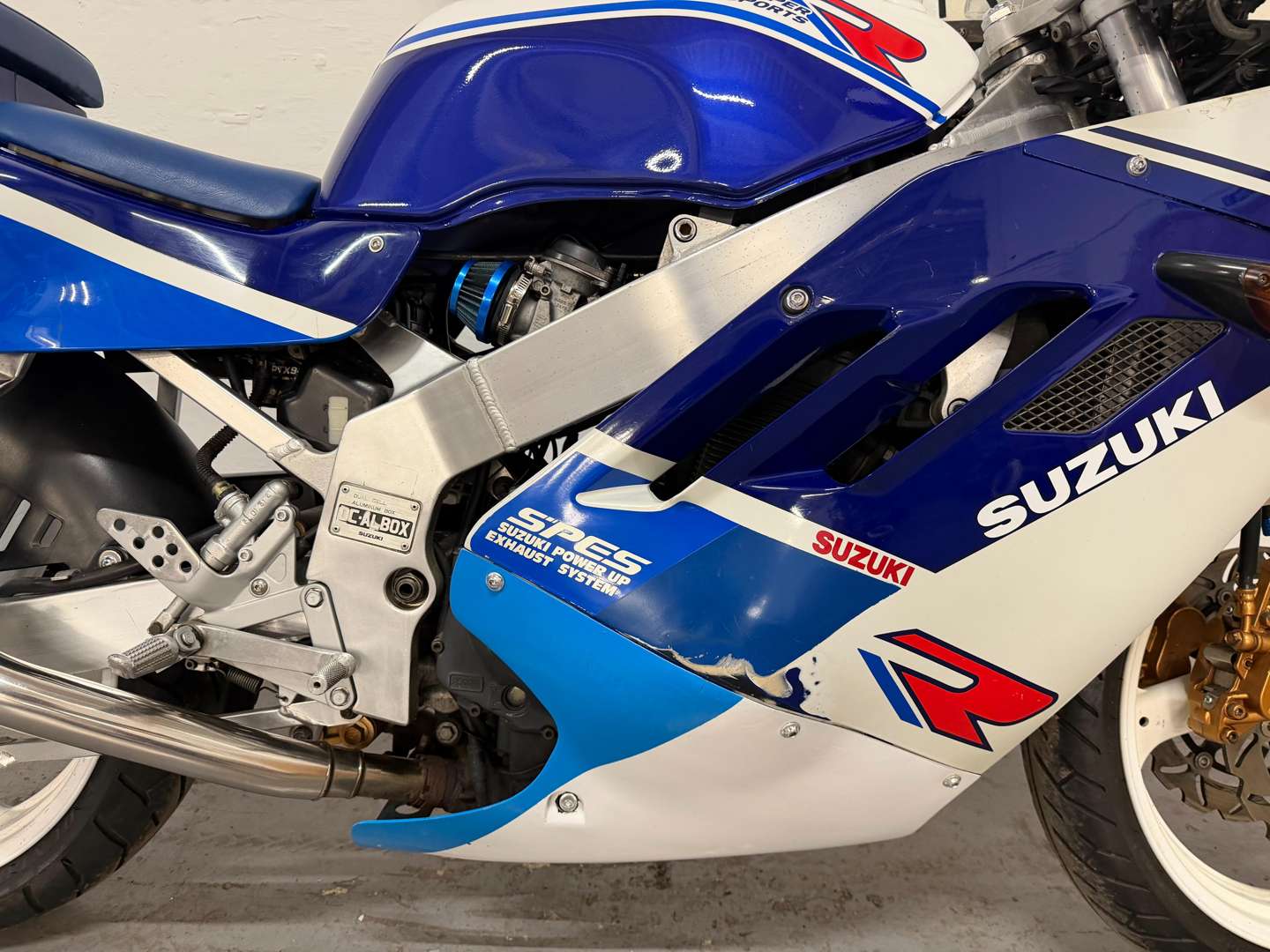 <p>1990 SUZUKI GSXR 400</p>