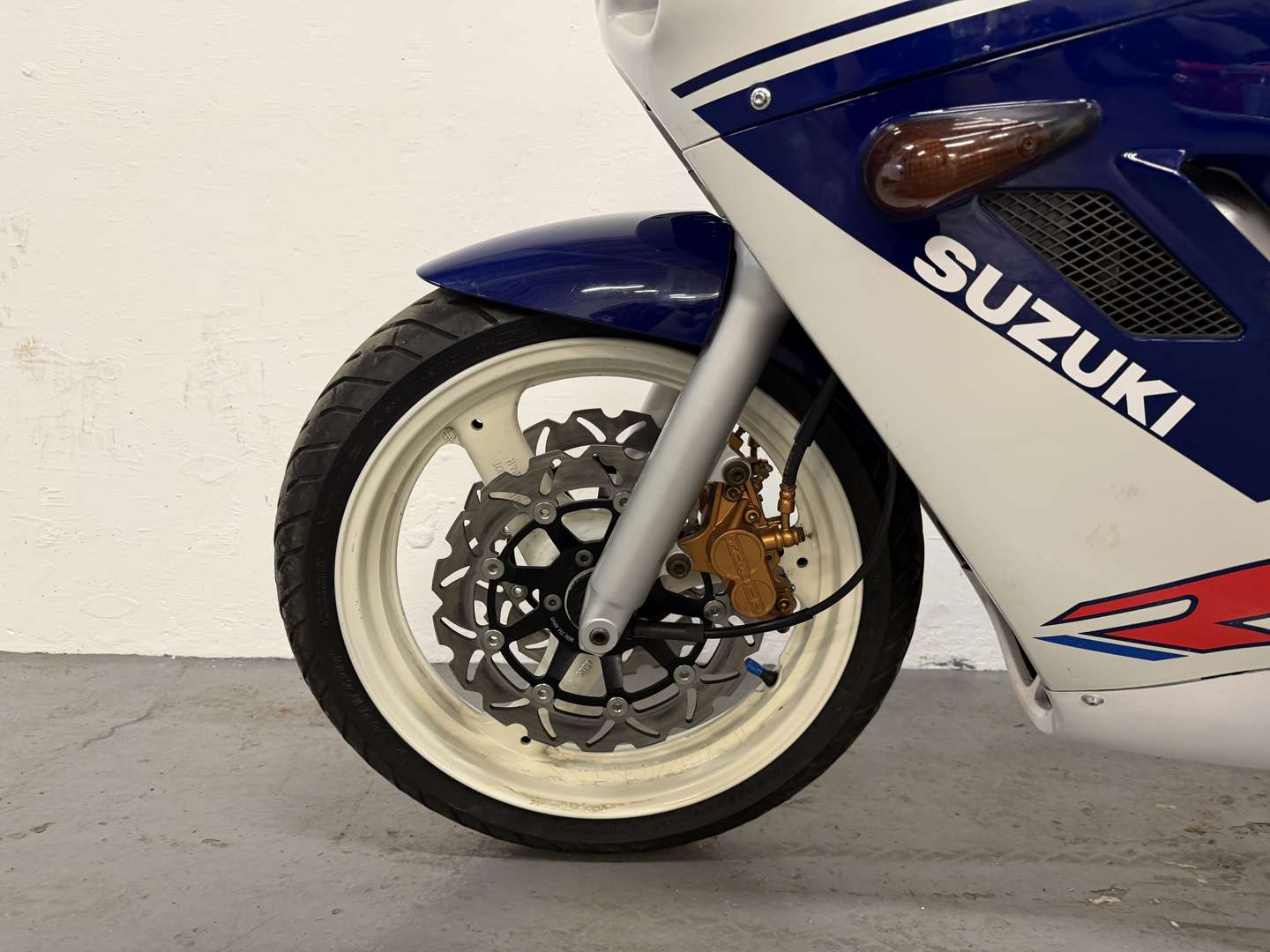 <p>1990 SUZUKI GSXR 400</p>
