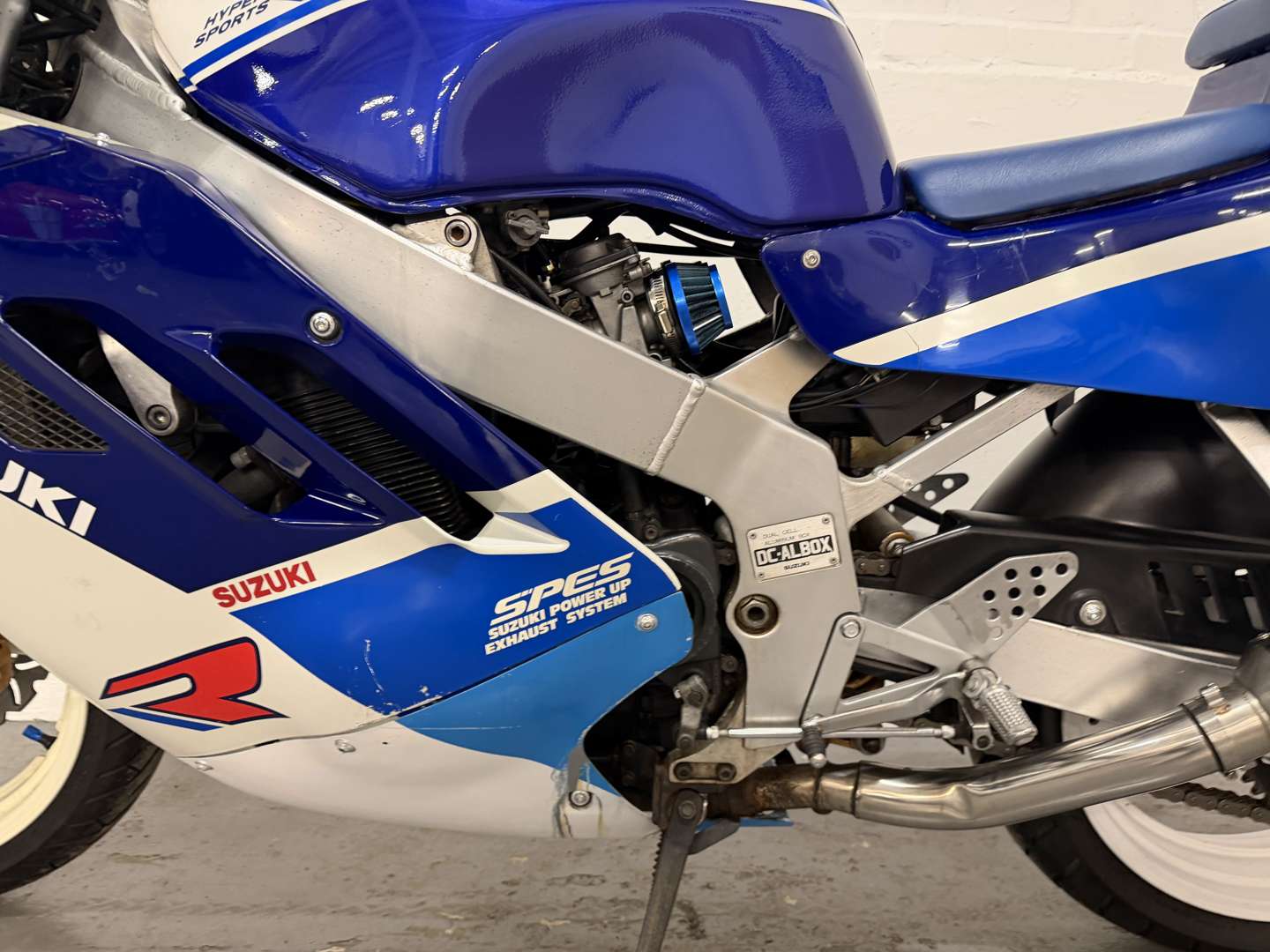 <p>1990 SUZUKI GSXR 400</p>