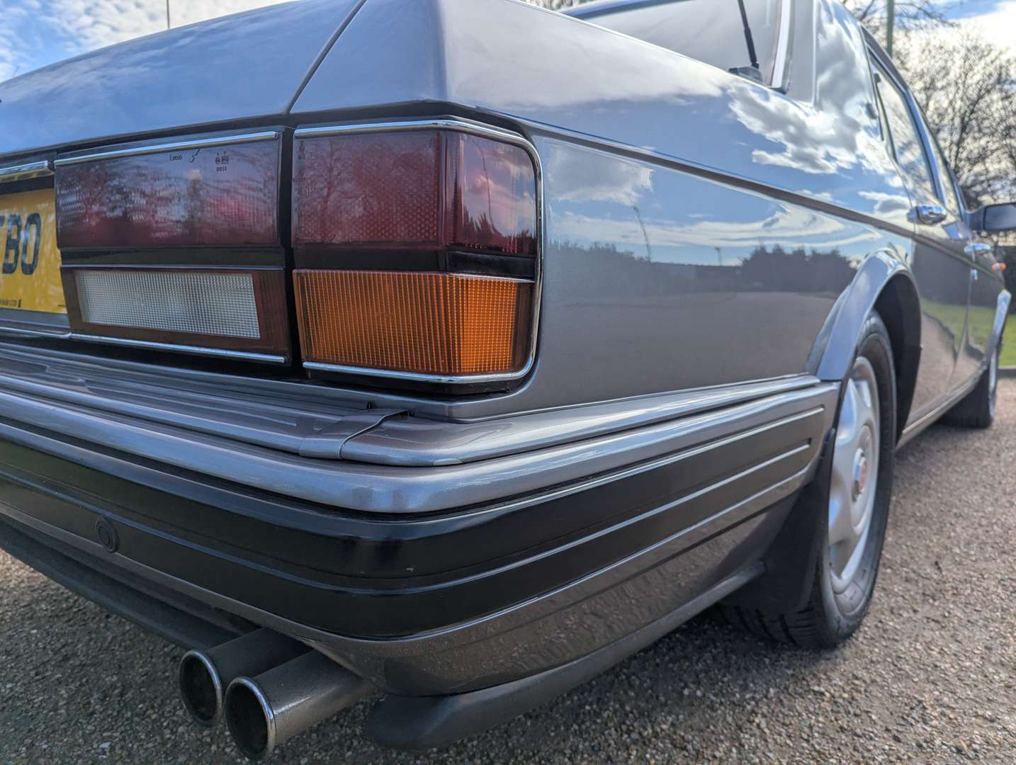 <p>1996 BENTLEY TURBO R LWB</p>