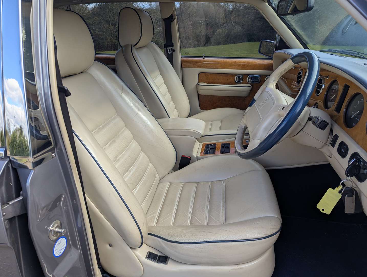 <p>1996 BENTLEY TURBO R LWB</p>