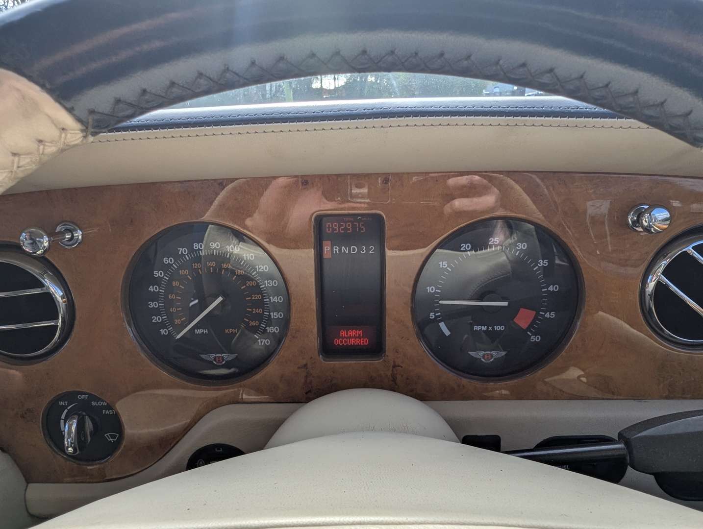 <p>1996 BENTLEY TURBO R LWB</p>