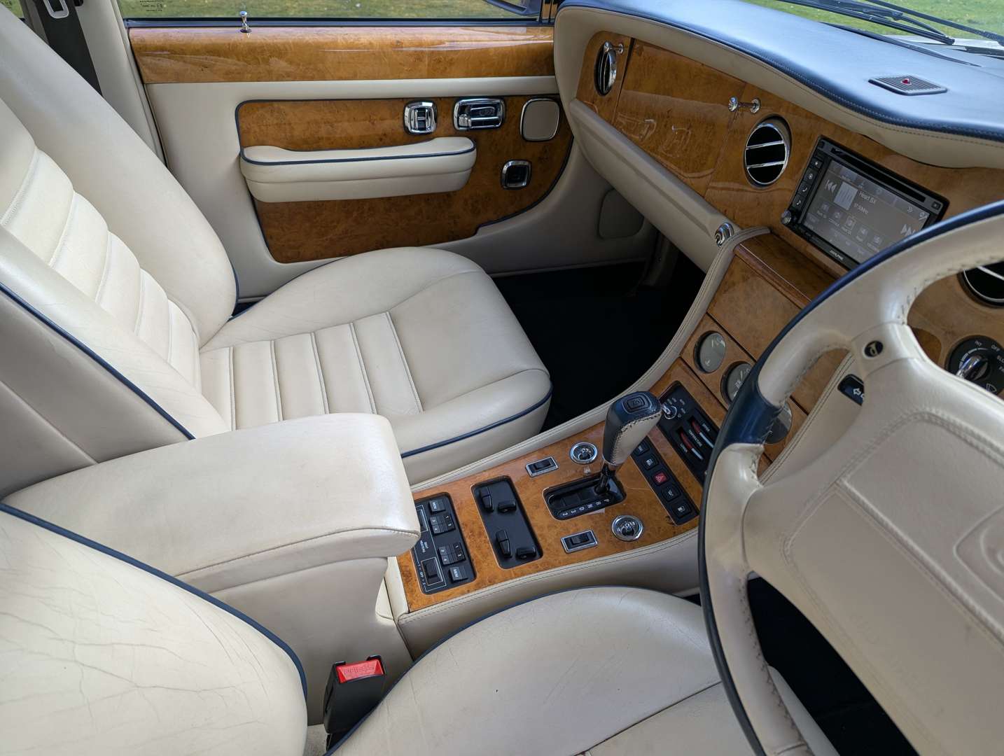 <p>1996 BENTLEY TURBO R LWB</p>