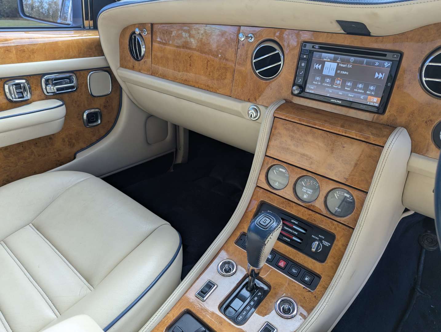 <p>1996 BENTLEY TURBO R LWB</p>