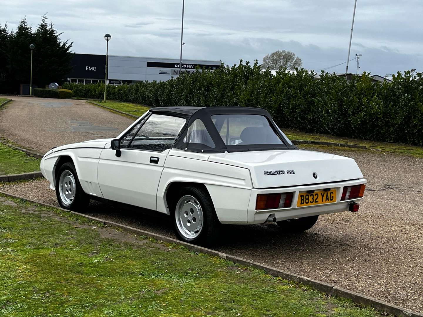 <p>1985 RELIANT SCIMITAR SS1</p>