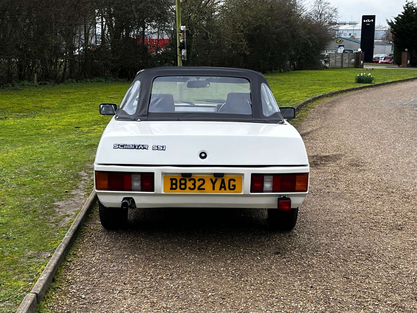 <p>1985 RELIANT SCIMITAR SS1</p>