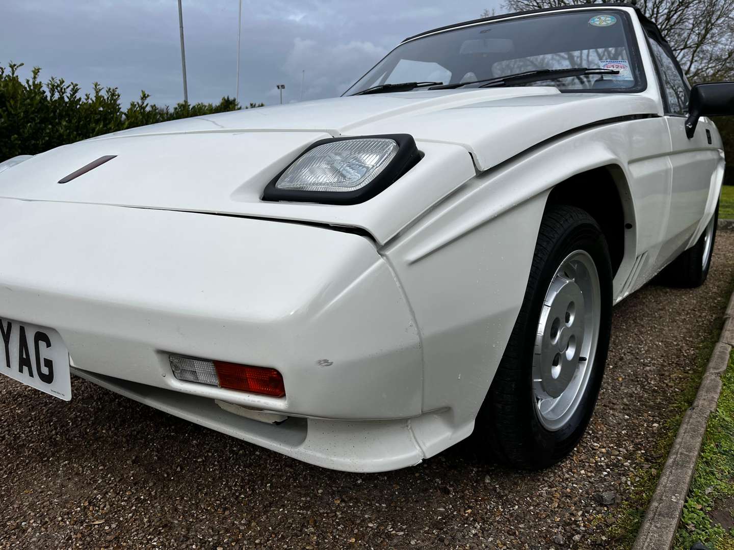 <p>1985 RELIANT SCIMITAR SS1</p>