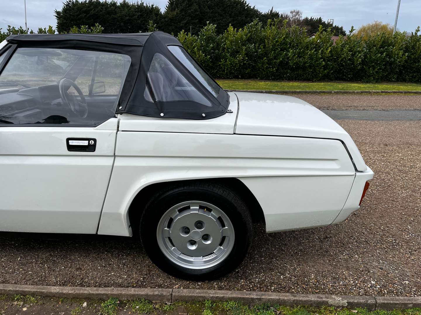 <p>1985 RELIANT SCIMITAR SS1</p>