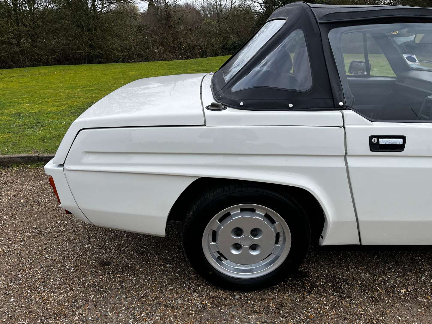 <p>1985 RELIANT SCIMITAR SS1</p>