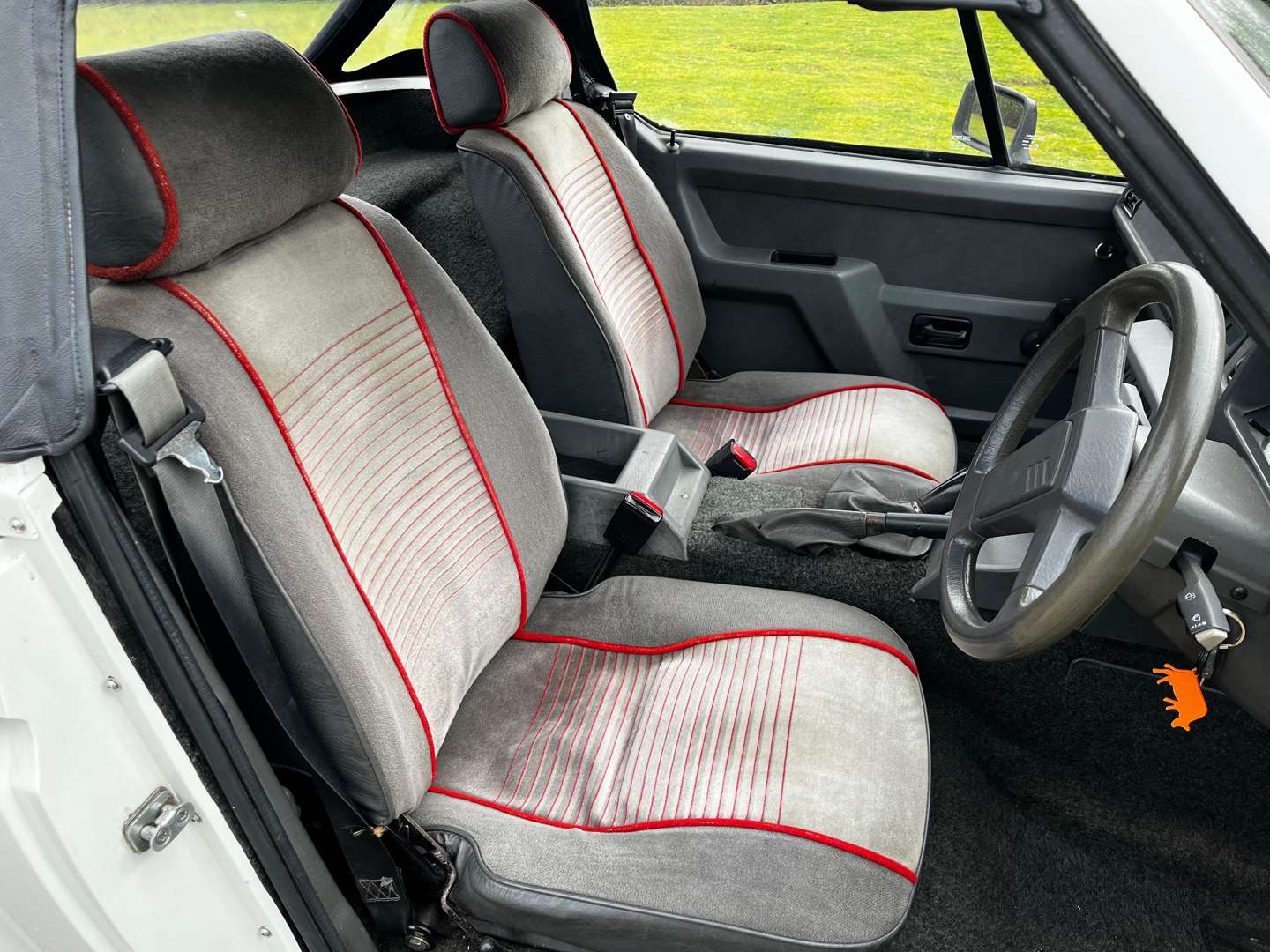 <p>1985 RELIANT SCIMITAR SS1</p>