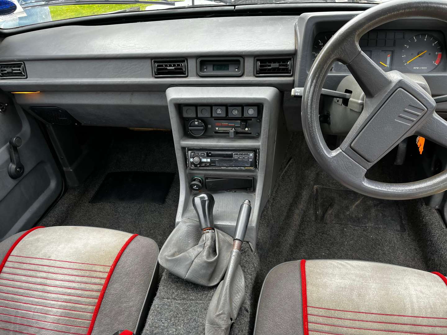 <p>1985 RELIANT SCIMITAR SS1</p>