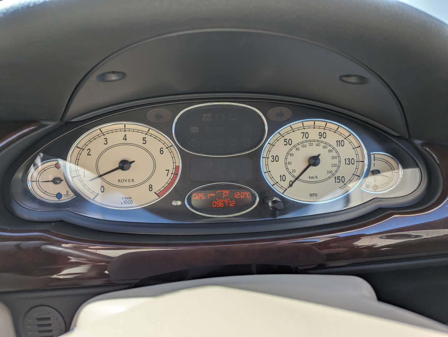 <p>2001 ROVER 73 CONNOISSEUR AUTO</p>