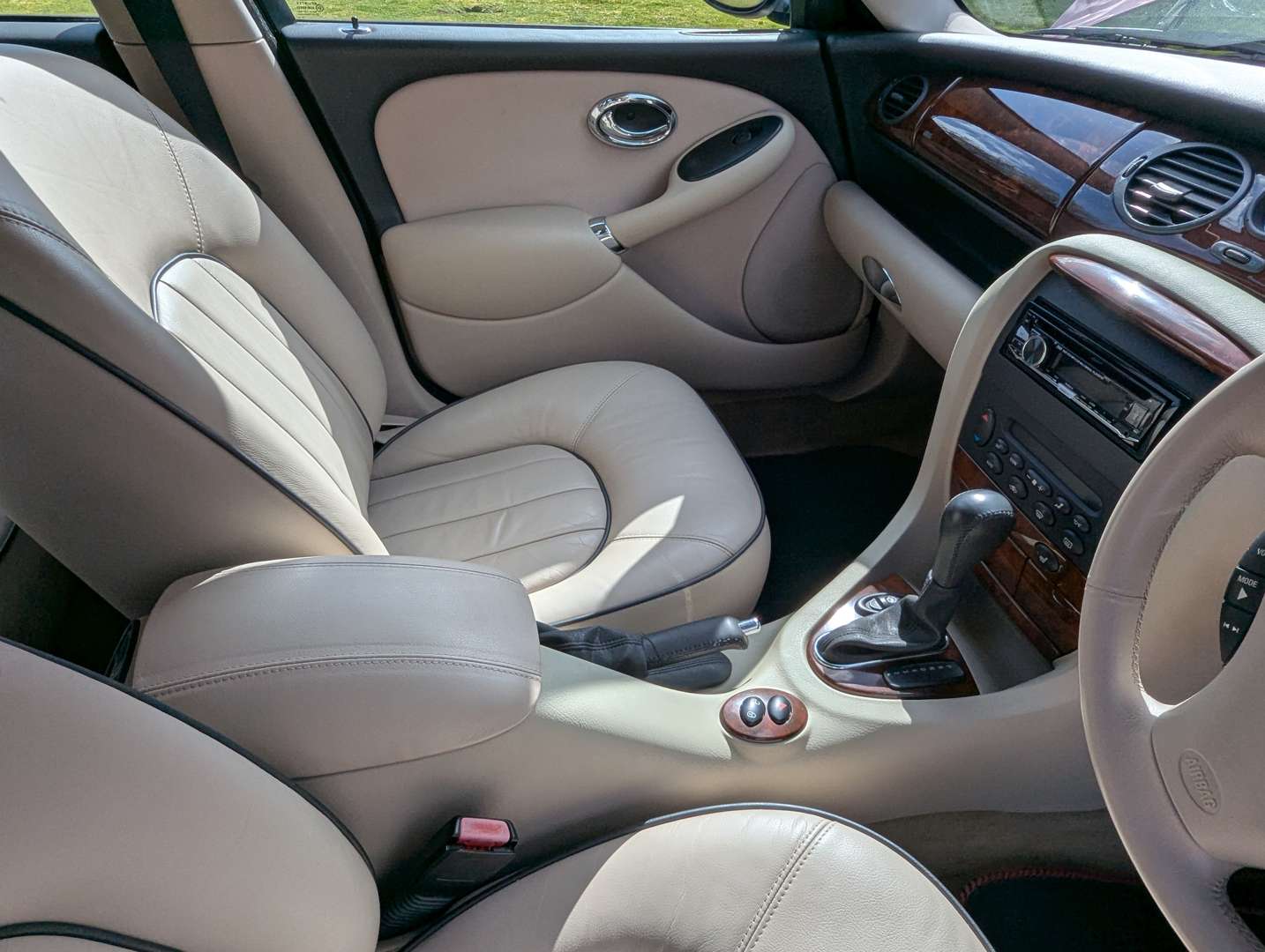 <p>2001 ROVER 73 CONNOISSEUR AUTO</p>