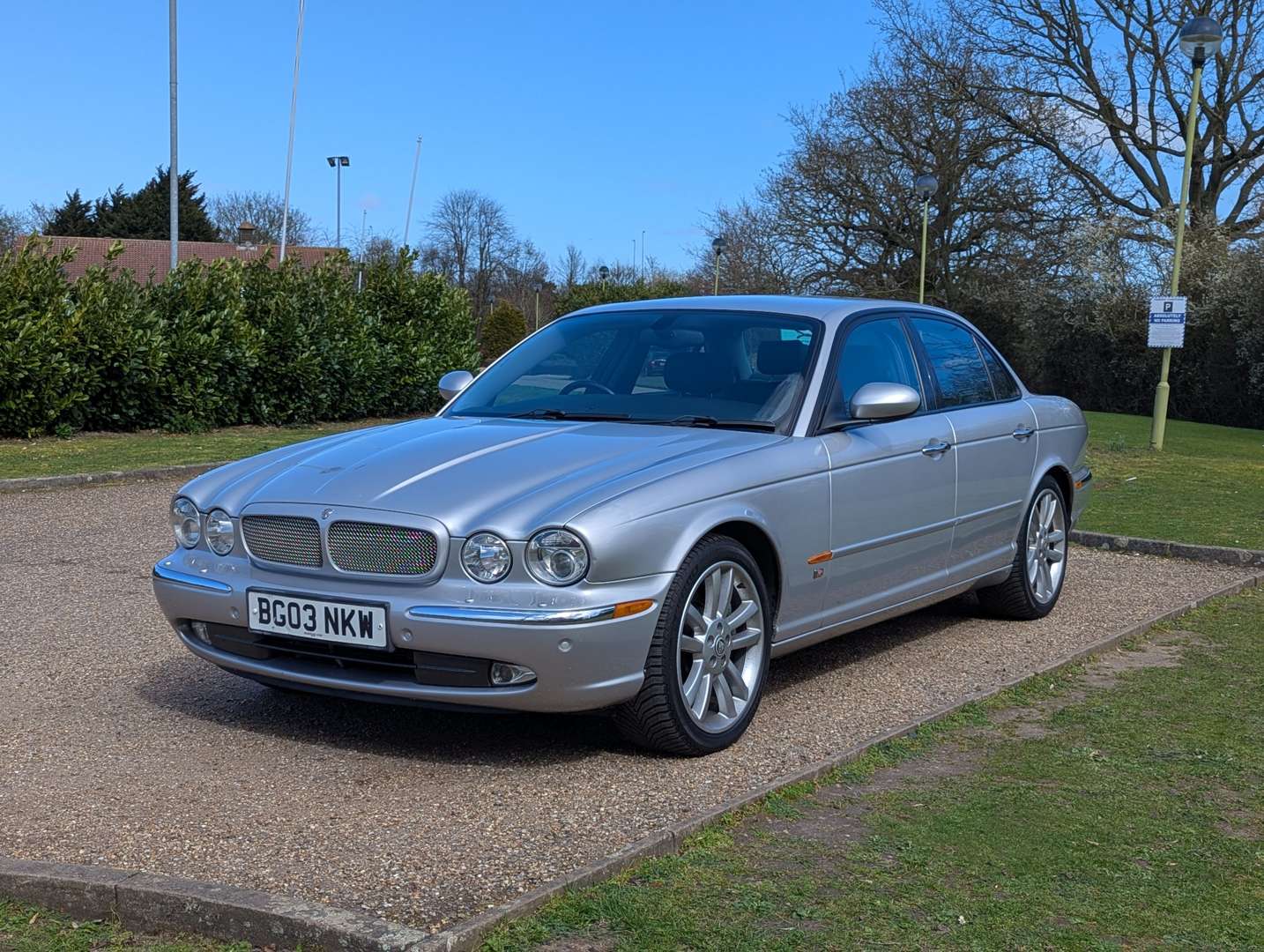 <p>2003 JAGUAR XJR V8 SUPERCHARGE AUTO</p>