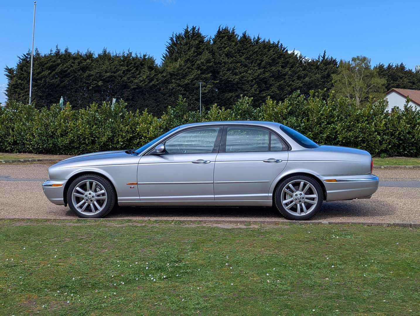 <p>2003 JAGUAR XJR V8 SUPERCHARGE AUTO</p>