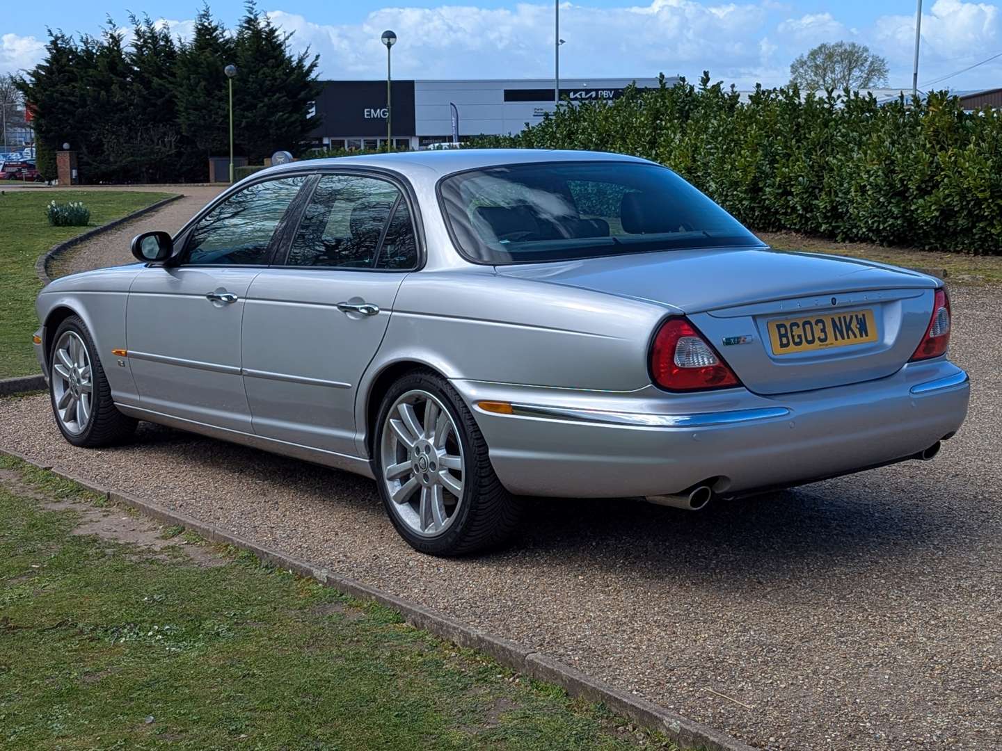 <p>2003 JAGUAR XJR V8 SUPERCHARGE AUTO</p>