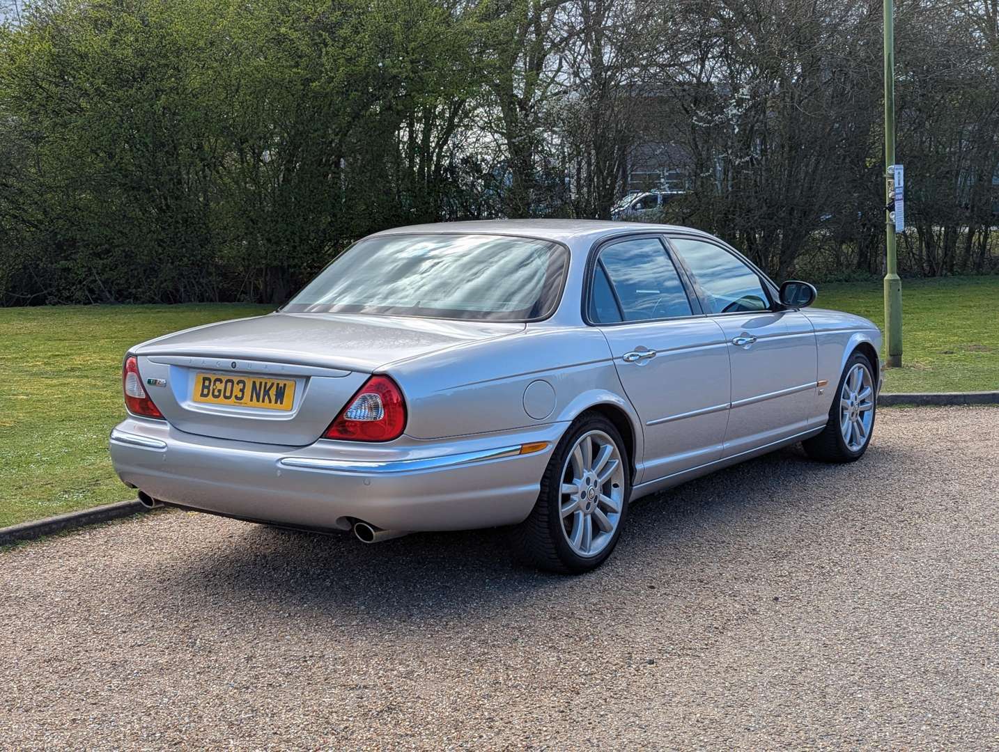 <p>2003 JAGUAR XJR V8 SUPERCHARGE AUTO</p>