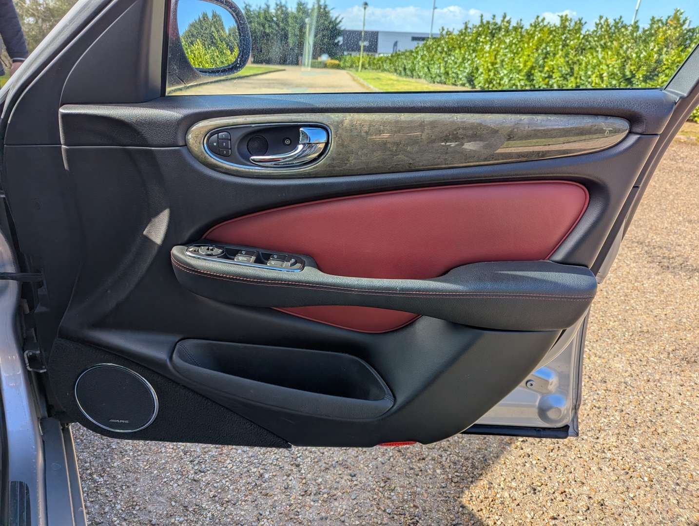 <p>2003 JAGUAR XJR V8 SUPERCHARGE AUTO</p>