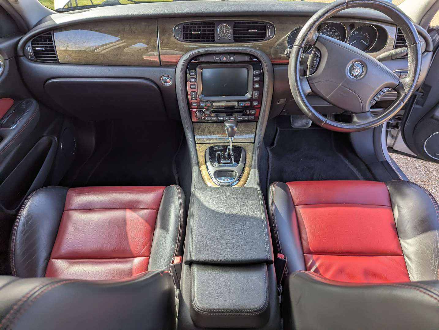 <p>2003 JAGUAR XJR V8 SUPERCHARGE AUTO</p>