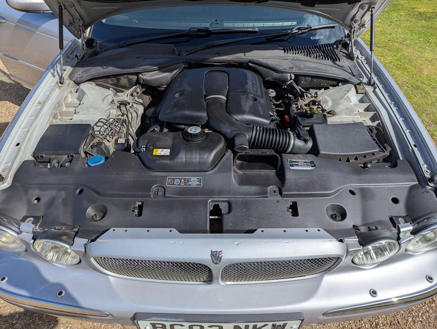 <p>2003 JAGUAR XJR V8 SUPERCHARGE AUTO</p>