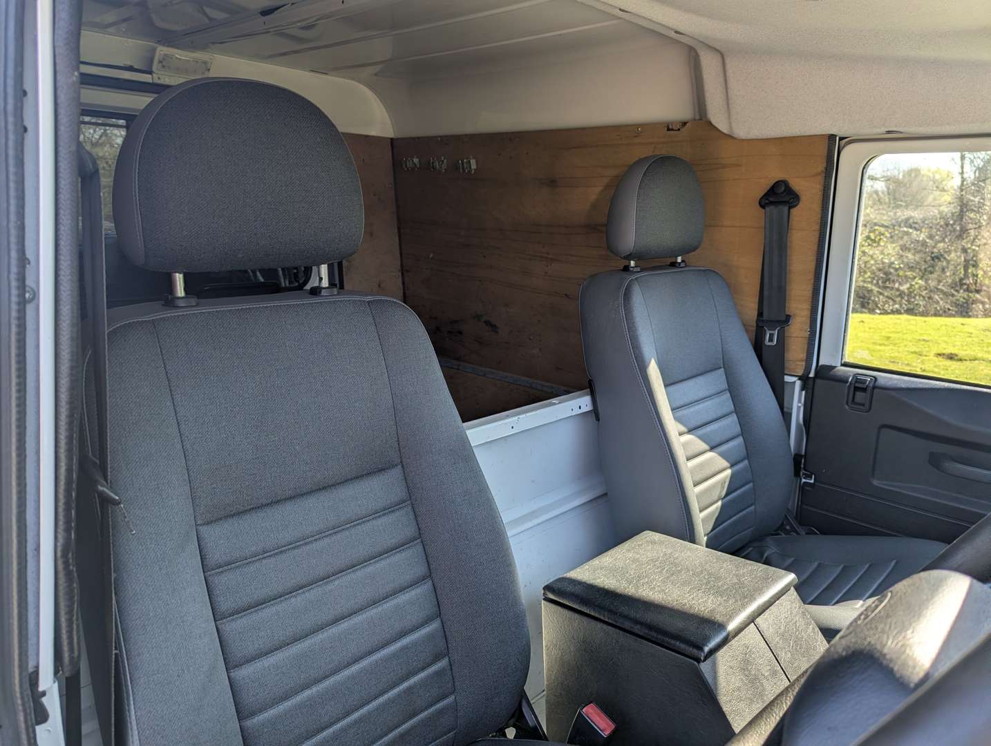 <p>2013 LAND ROVER DEFENDER 90 HARD TOP PUMA</p>