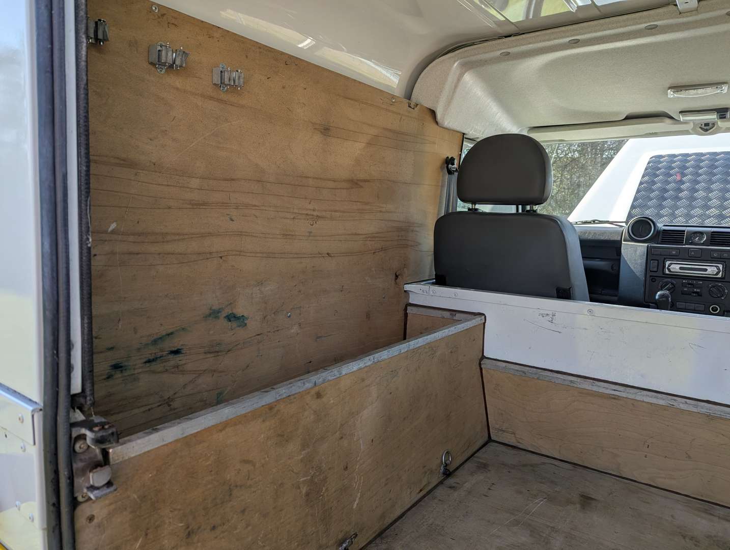 <p>2013 LAND ROVER DEFENDER 90 HARD TOP PUMA</p>