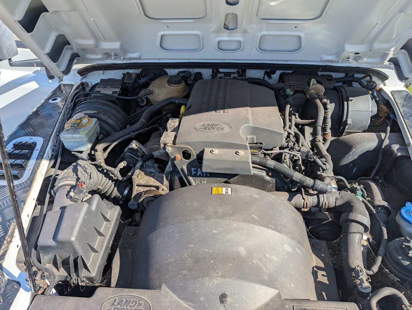 <p>2013 LAND ROVER DEFENDER 90 HARD TOP PUMA</p>