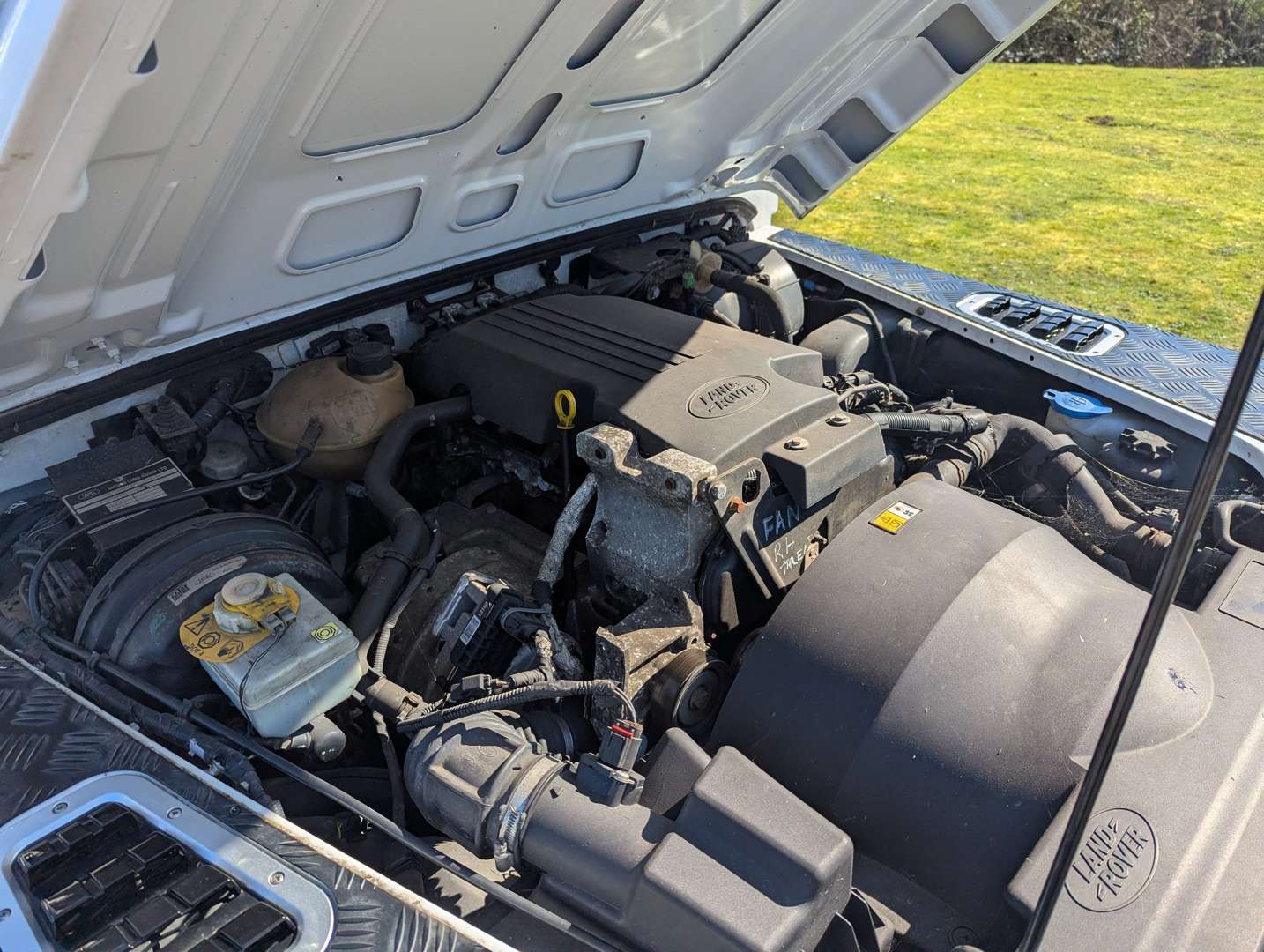 <p>2013 LAND ROVER DEFENDER 90 HARD TOP PUMA</p>