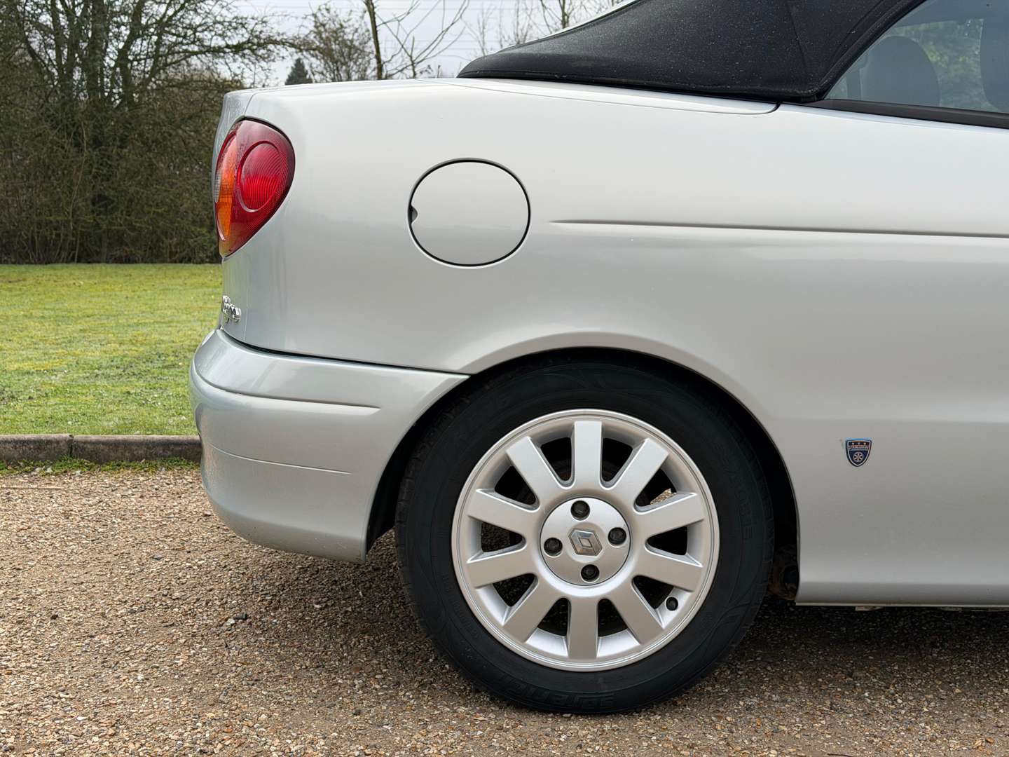 <p>2002 RENAULT MEGANE DYNAMIQUE + CABRIO</p>