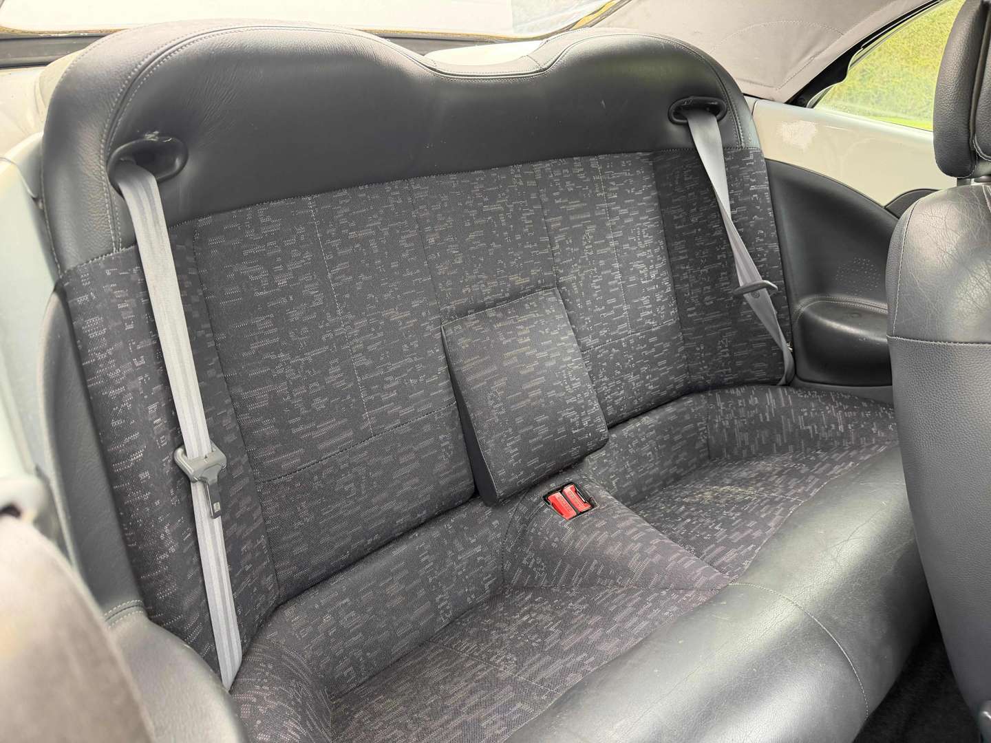 <p>2002 RENAULT MEGANE DYNAMIQUE + CABRIO</p>