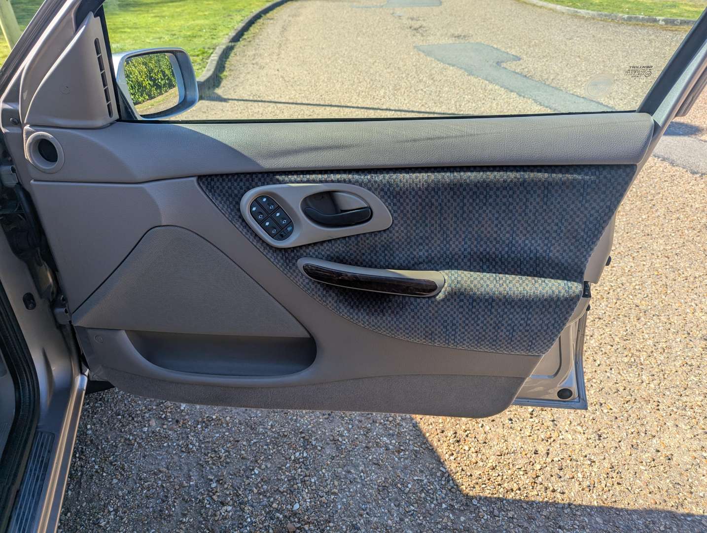 <p>1993 FORD MONDEO 2.0 GHIA</p>