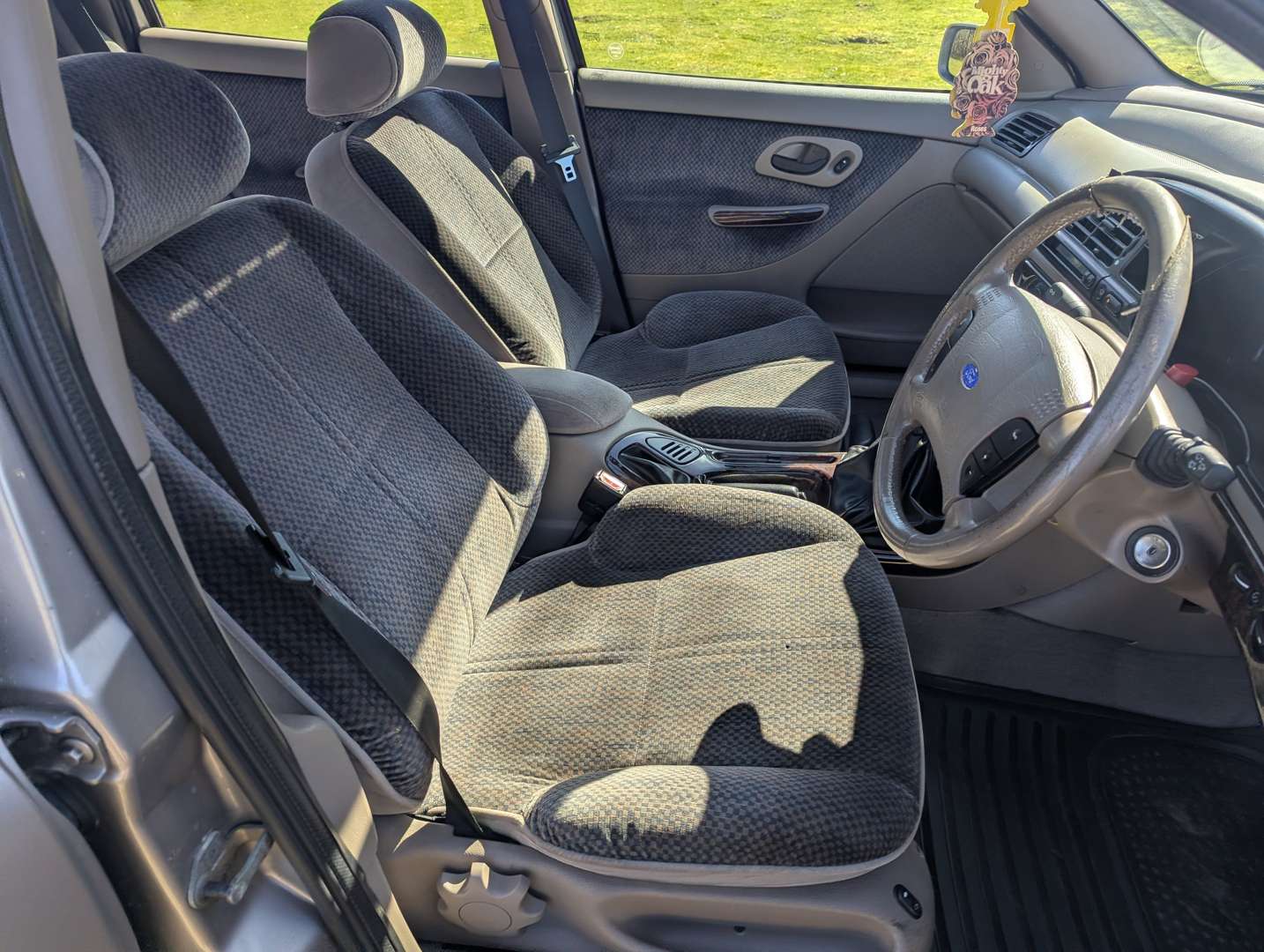 <p>1993 FORD MONDEO 2.0 GHIA</p>