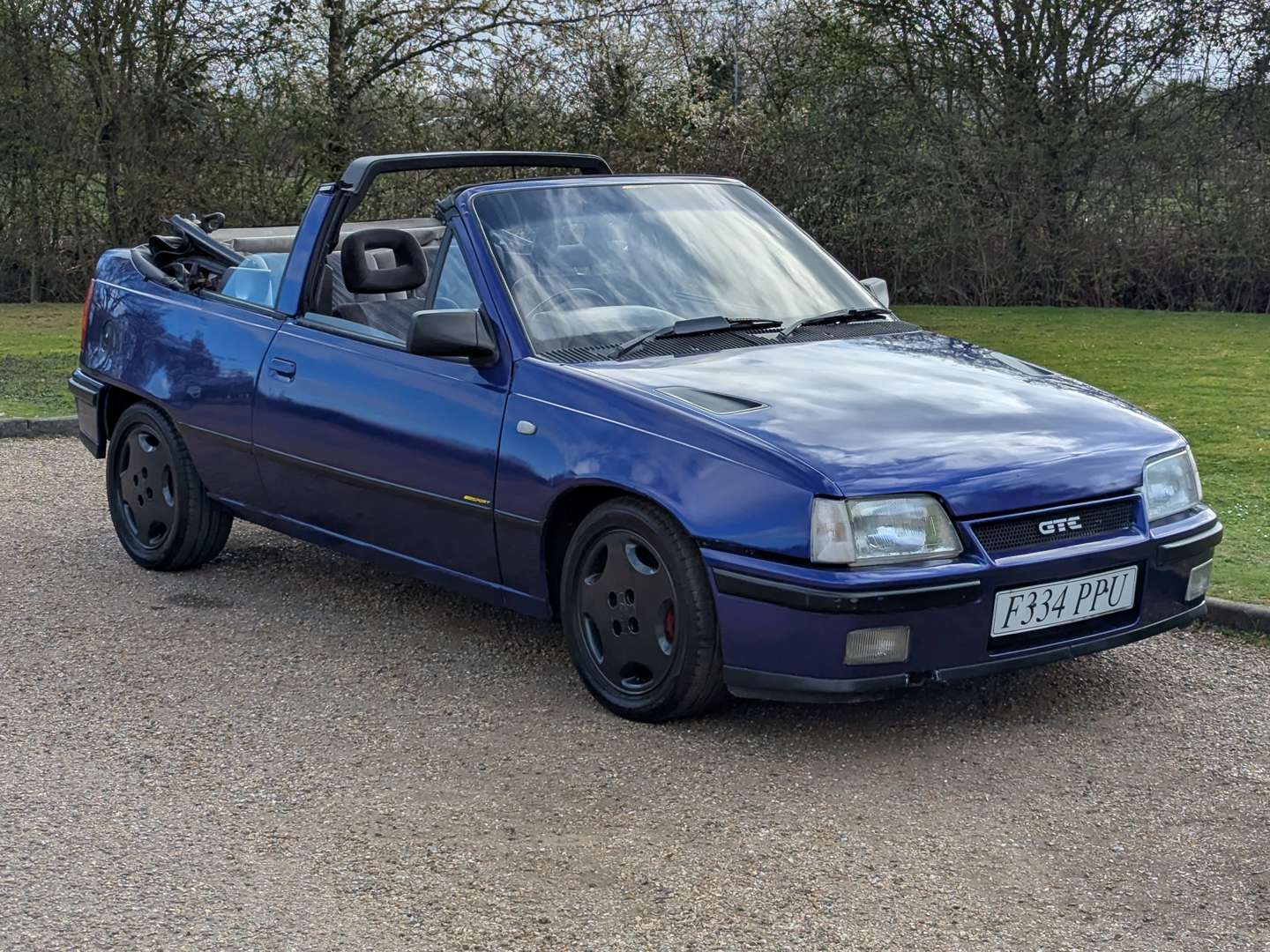 <p>1989 VAUXHALL ASTRA CONVERTIBLE</p>