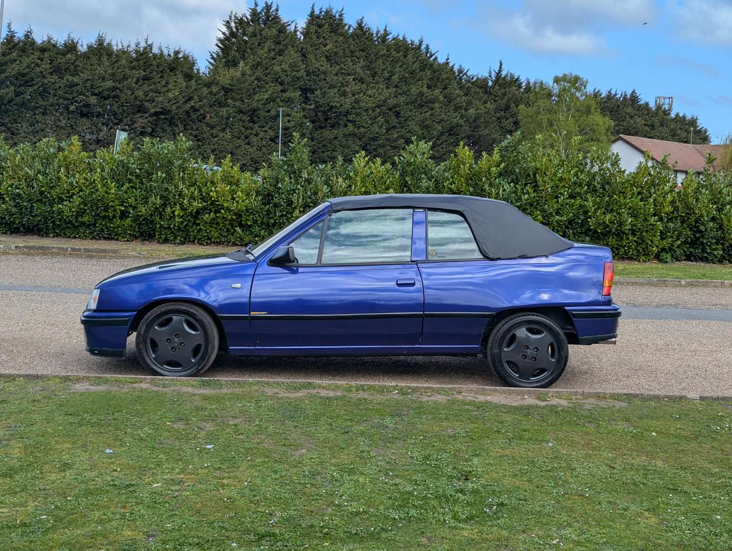 <p>1989 VAUXHALL ASTRA CONVERTIBLE</p>