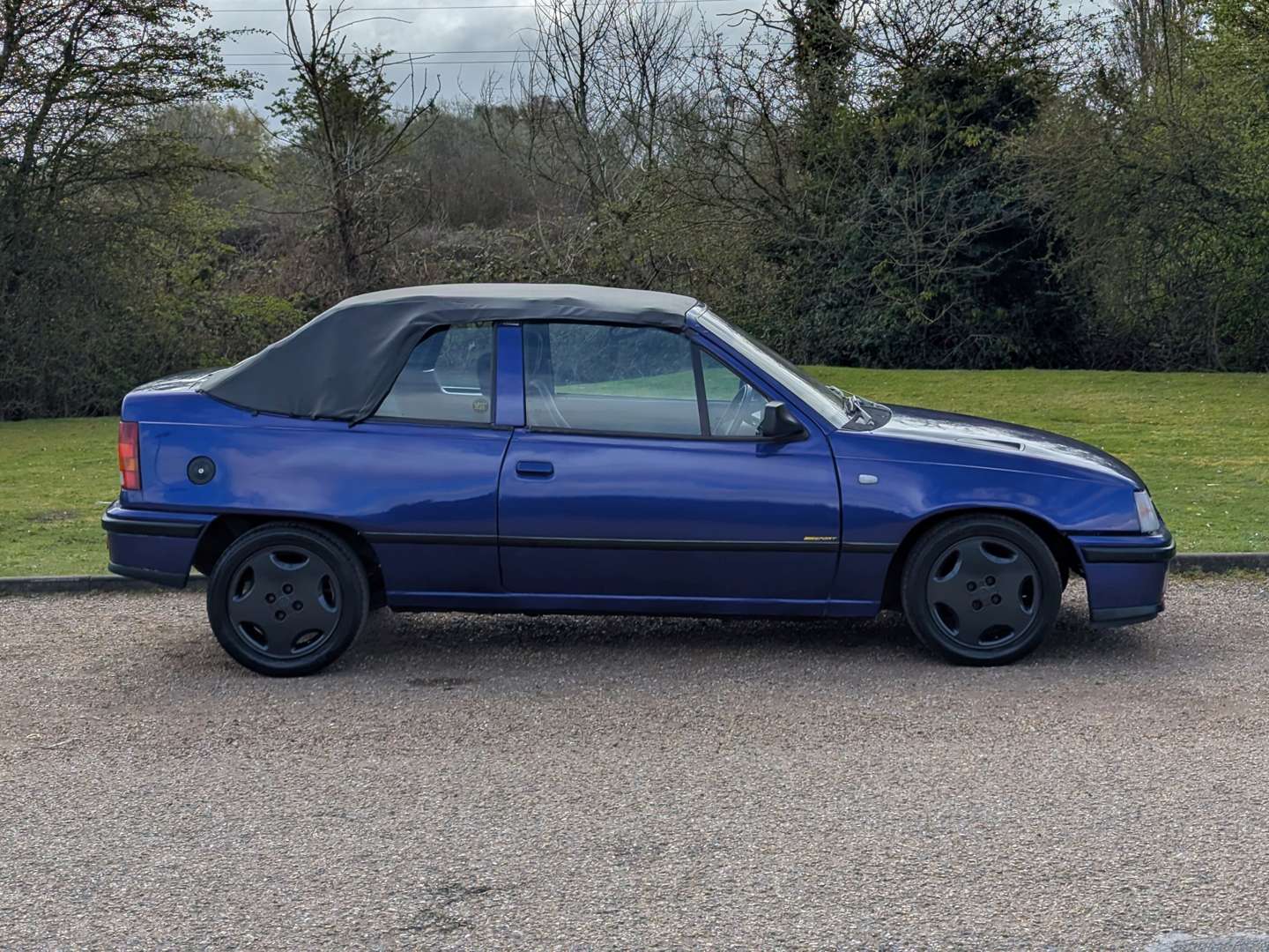 <p>1989 VAUXHALL ASTRA CONVERTIBLE</p>