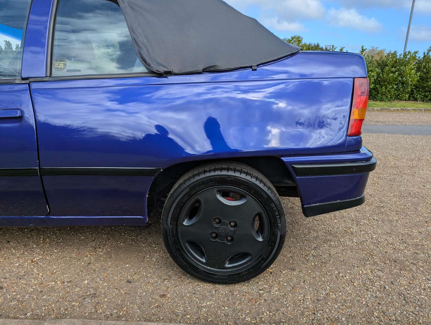 <p>1989 VAUXHALL ASTRA CONVERTIBLE</p>