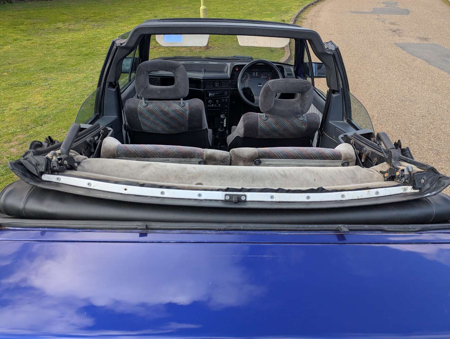 <p>1989 VAUXHALL ASTRA CONVERTIBLE</p>