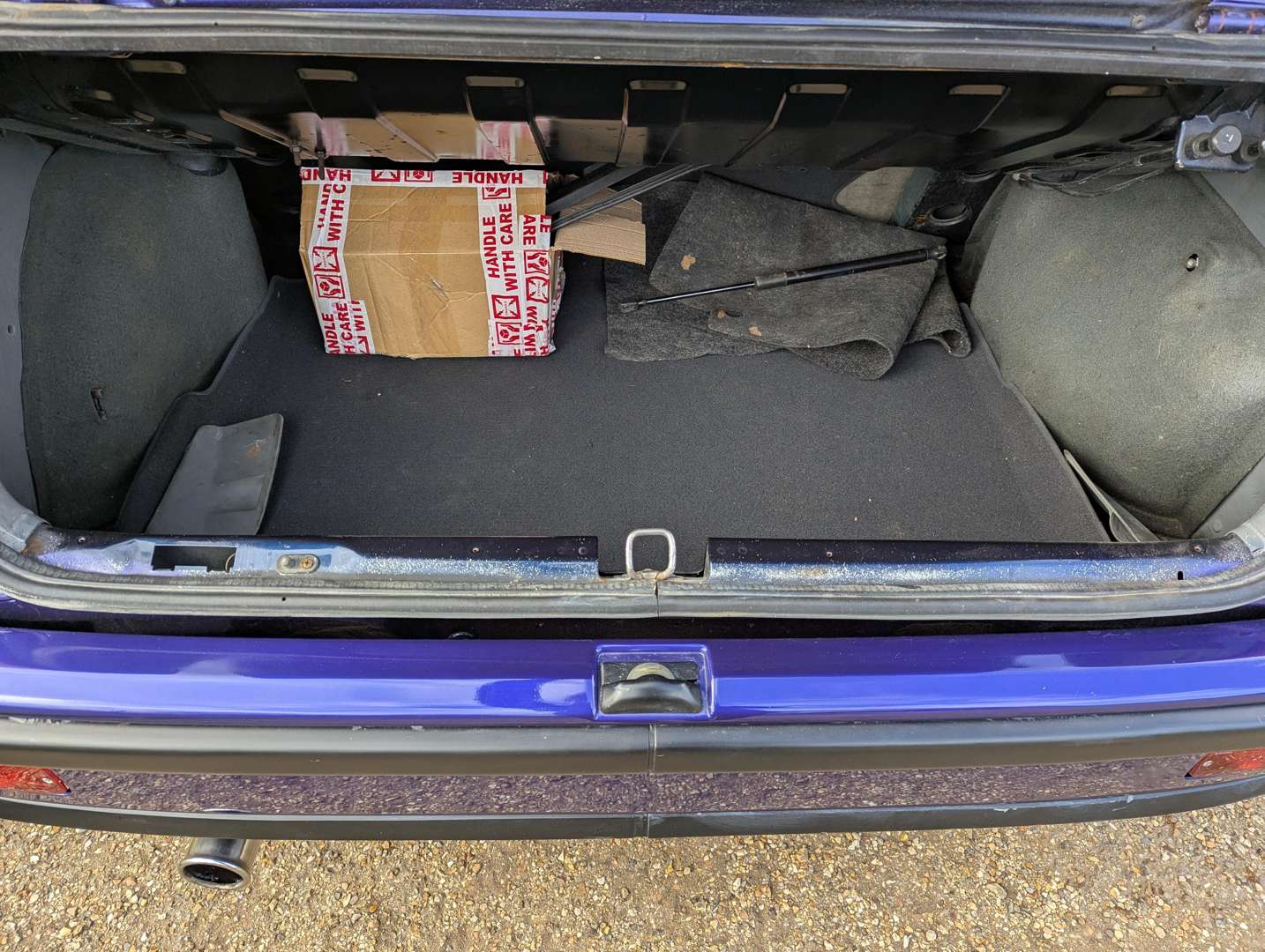 <p>1989 VAUXHALL ASTRA CONVERTIBLE</p>