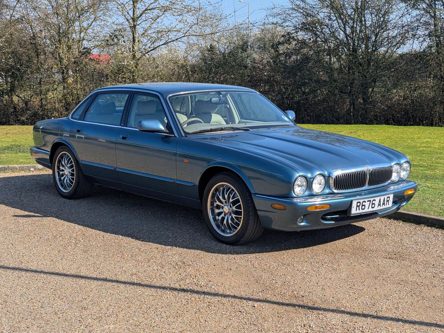 <p>1998 JAGUAR XJ8 3.2 AUTO</p>