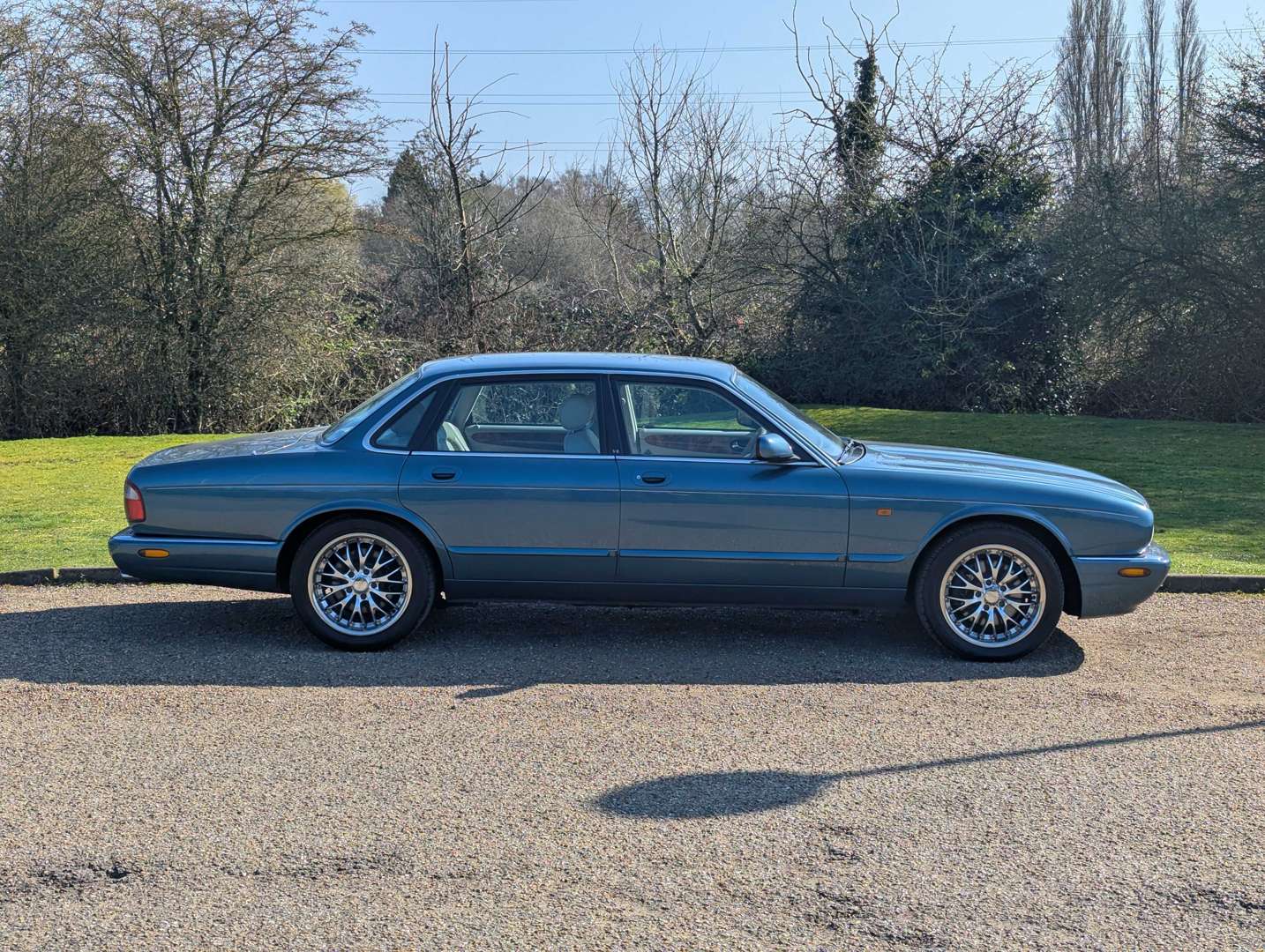 <p>1998 JAGUAR XJ8 3.2 AUTO</p>