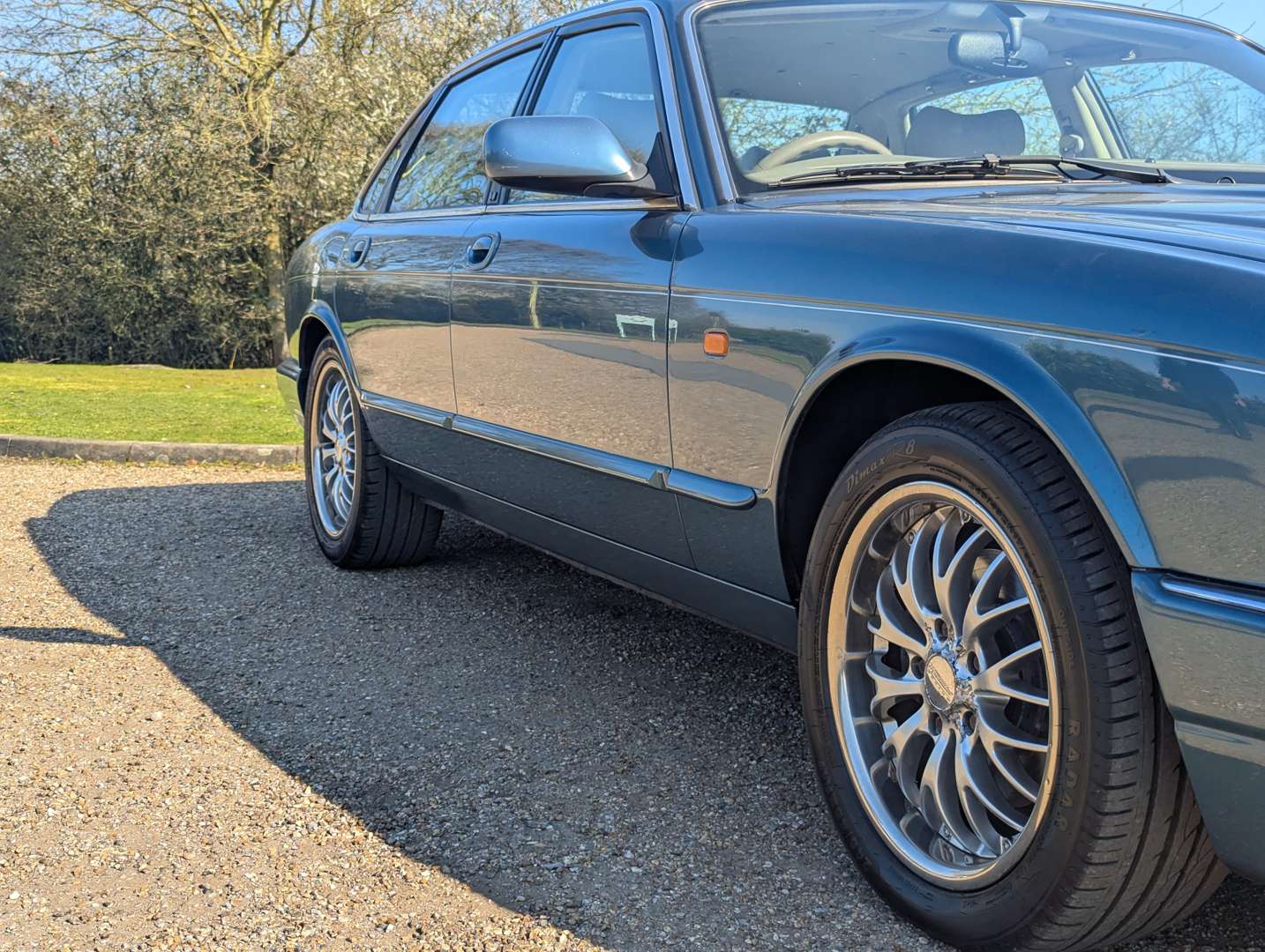 <p>1998 JAGUAR XJ8 3.2 AUTO</p>