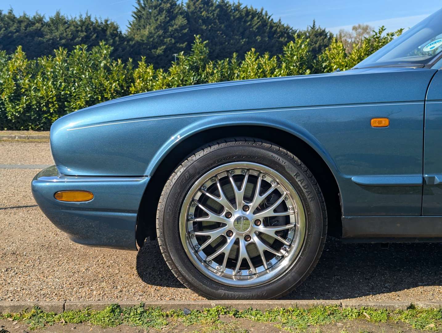 <p>1998 JAGUAR XJ8 3.2 AUTO</p>