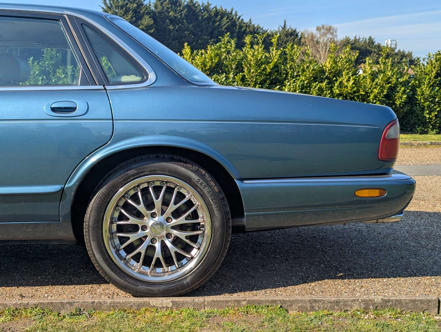 <p>1998 JAGUAR XJ8 3.2 AUTO</p>