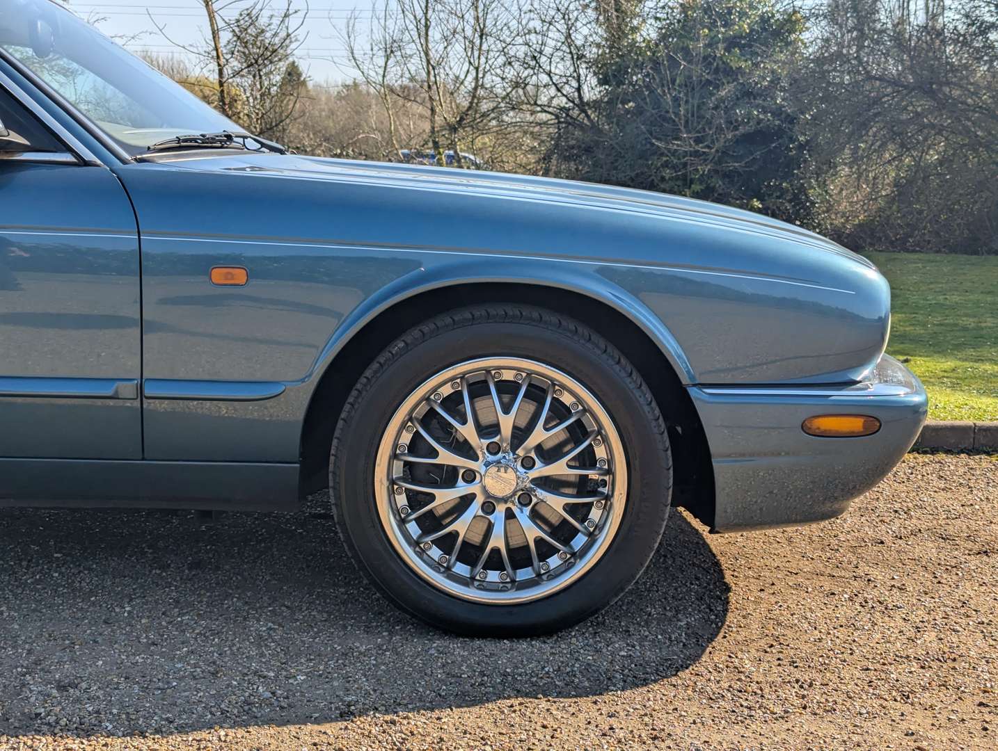 <p>1998 JAGUAR XJ8 3.2 AUTO</p>