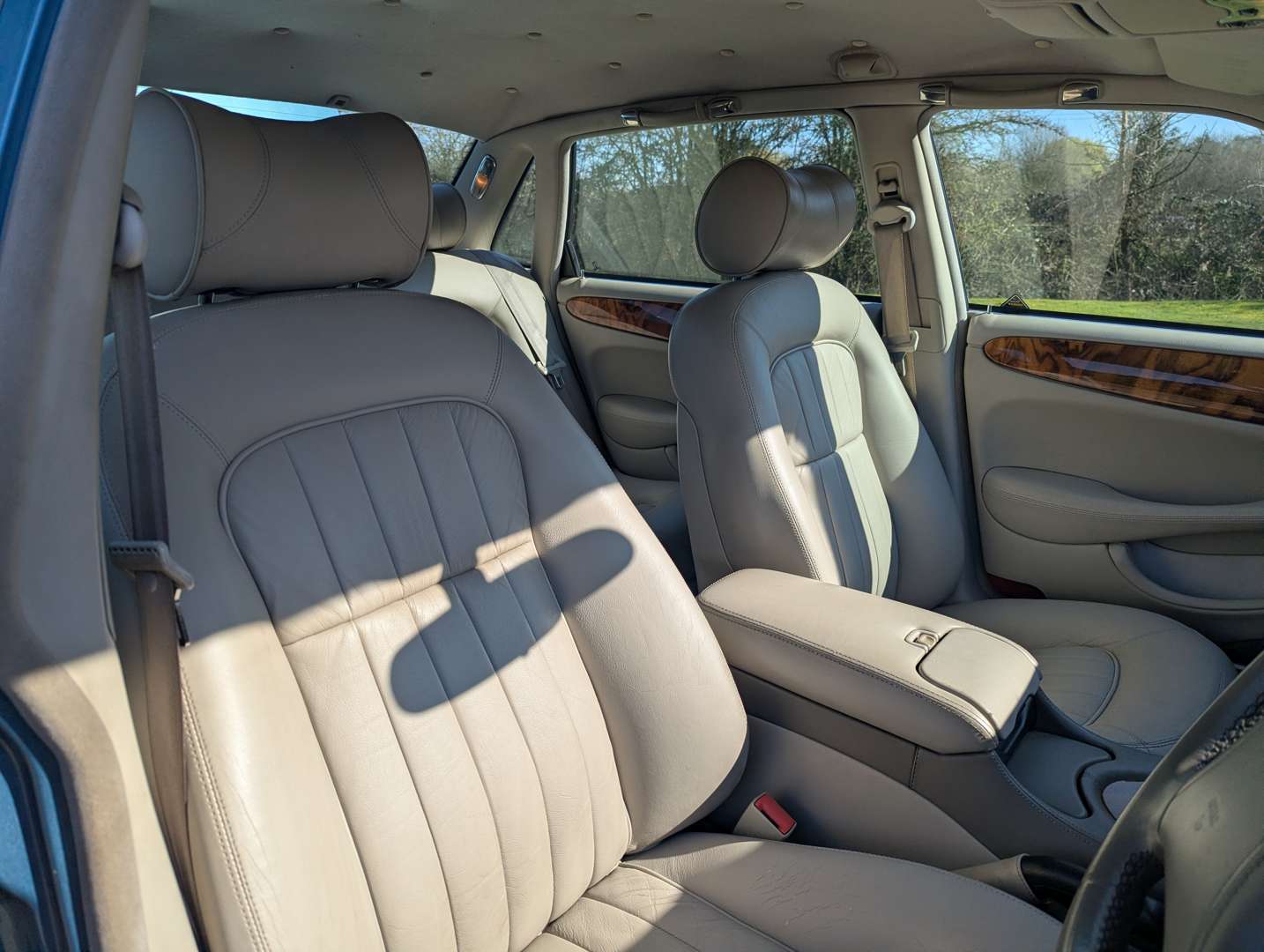 <p>1998 JAGUAR XJ8 3.2 AUTO</p>